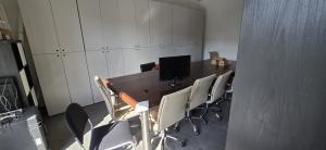ARREDI SALA RIUNIONI (Liquidazione Giudiziale CCI)